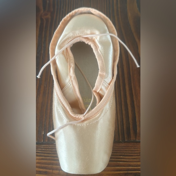 Freed Classic Pro Pointe shoe. 6.5 3X G-maker DV - Picture 4 of 4